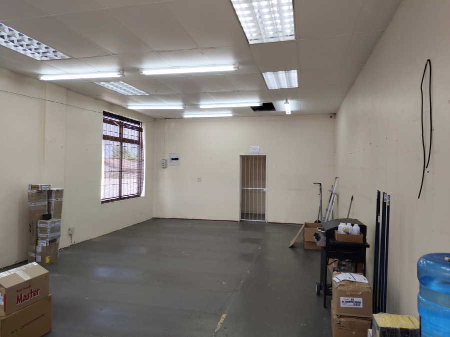 To Let commercial Property for Rent in Vredekloof Western Cape